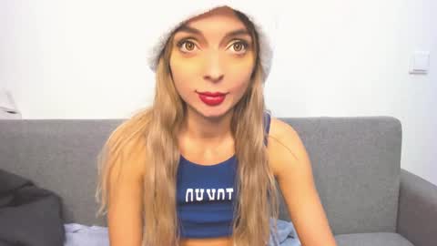 Snapshot of ellen_flow chatting on December 17, 11:38 pm ellen_flow online show from December 17, 11:38 pm