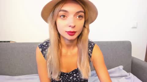 Snapshot of ellen_flow chatting on February 8, 7:48 am ellen_flow online show from February 8, 7:48 am