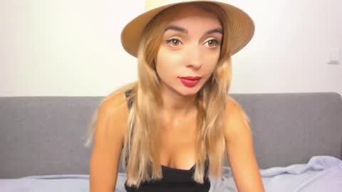 Snapshot of ellen_flow chatting on February 14, 7:02 pm ellen_flow online show from February 14, 7:02 pm