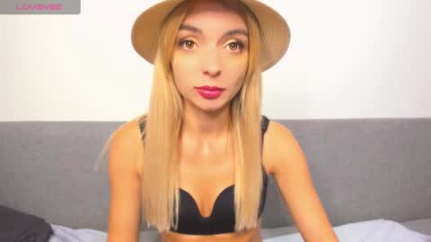 Snapshot of ellen_flow chatting on February 20, 12:19 am ellen_flow online show from February 20, 12:19 am