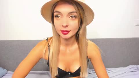 Snapshot of ellen_flow chatting on February 20, 8:58 pm ellen_flow online show from February 20, 8:58 pm