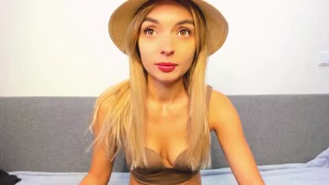 Snapshot of ellen_flow chatting on March 1, 10:34 am ellen_flow online show from March 1, 10:34 am