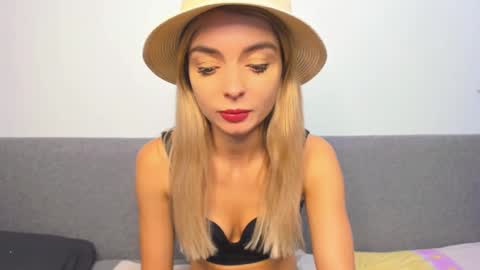 Snapshot of ellen_flow chatting on March 2, 7:34 pm ellen_flow online show from March 2, 7:34 pm