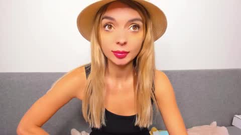 Snapshot of ellen_flow chatting on March 7, 1:31 am ellen_flow online show from March 7, 1:31 am