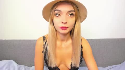 Snapshot of ellen_flow chatting on March 8, 11:05 am ellen_flow online show from March 8, 11:05 am