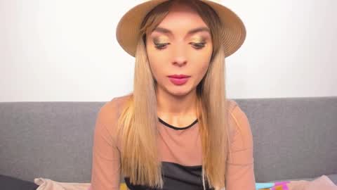 Snapshot of ellen_flow chatting on March 9, 12:00 am ellen_flow online show from March 9, 12:00 am