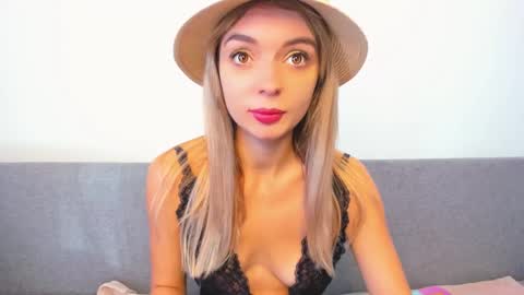 Snapshot of ellen_flow chatting on March 9, 11:47 am ellen_flow online show from March 9, 11:47 am