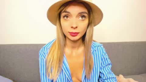 Snapshot of ellen_flow chatting on March 10, 12:51 am ellen_flow online show from March 10, 12:51 am