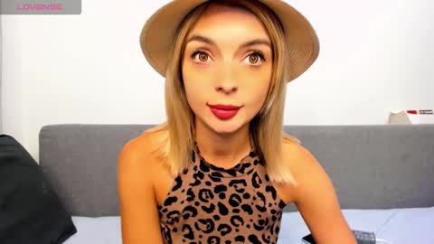 Snapshot of ellen_flow chatting on September 23, 8:34 pm ellen_flow online show from September 23, 8:34 pm