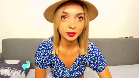 Snapshot of ellen_flow chatting on September 26, 9:30 pm ellen_flow online show from September 26, 9:30 pm