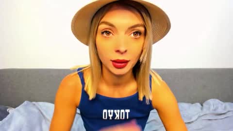 Snapshot of ellen_flow chatting on October 3, 9:34 pm ellen_flow online show from October 3, 9:34 pm