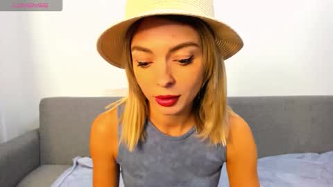 Snapshot of ellen_flow chatting on October 9, 9:57 pm ellen_flow online show from October 9, 9:57 pm