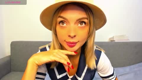 Snapshot of ellen_flow chatting on October 10, 9:47 pm ellen_flow online show from October 10, 9:47 pm