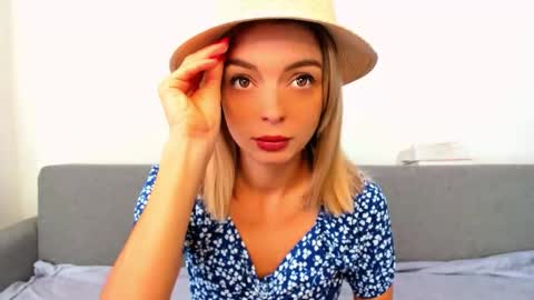 Snapshot of ellen_flow chatting on October 11, 12:15 pm ellen_flow online show from October 11, 12:15 pm