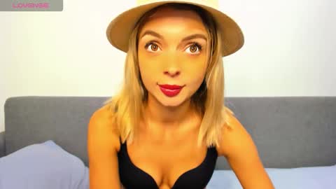 Snapshot of ellen_flow chatting on October 16, 10:00 pm ellen_flow online show from October 16, 10:00 pm