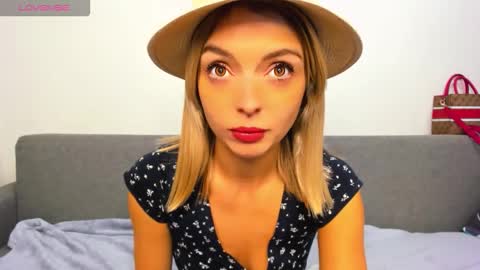 Snapshot of ellen_flow chatting on October 19, 6:30 pm ellen_flow online show from October 19, 6:30 pm