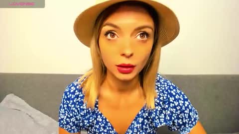 Snapshot of ellen_flow chatting on October 25, 9:42 pm ellen_flow online show from October 25, 9:42 pm