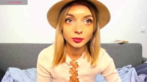 Snapshot of ellen_flow chatting on October 27, 9:19 pm ellen_flow online show from October 27, 9:19 pm