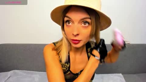 Snapshot of ellen_flow chatting on October 30, 9:15 pm ellen_flow online show from October 30, 9:15 pm