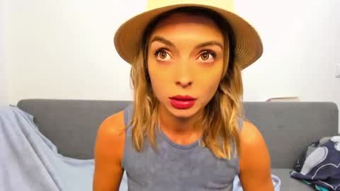 Snapshot of ellen_flow chatting on November 6, 9:37 pm ellen_flow online show from November 6, 9:37 pm