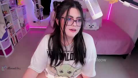 Snapshot of ellen_meow chatting on October 20, 8:15 am Meow in da house  . online show from October 20, 8:15 am