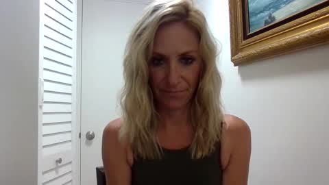 Snapshot of ellenv chatting on October 7, 12:24 pm ElleNV online show from October 7, 12:24 pm