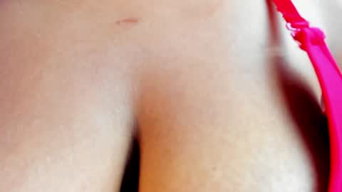  Ellie   online show from December 12, 5:59 pm