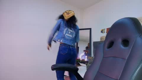  Ellie   online show from September 16, 11:55 am