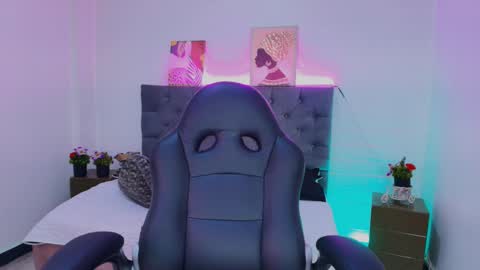  Ellie   online show from September 24, 12:08 pm