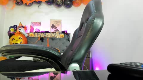  Ellie   online show from October 29, 12:07 pm