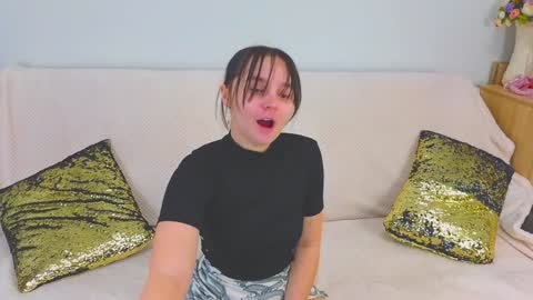 Ellie online show from December 12, 3:59 pm