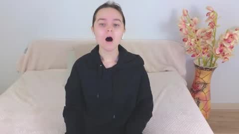 Ellie online show from February 25, 9:09 am