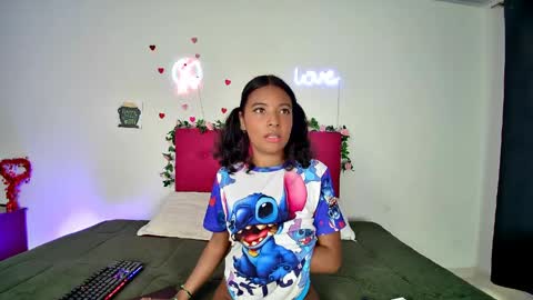 ellie_cute7 online show from May 6, 7:41 pm