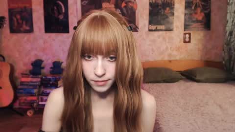 Snapshot of ellie_friendly chatting on October 16, 1:12 pm ellie_friendly online show from October 16, 1:12 pm