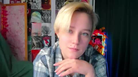 Ellie online show from November 29, 9:01 am