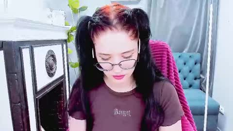 ellie_magic online show from March 1, 2:34 pm