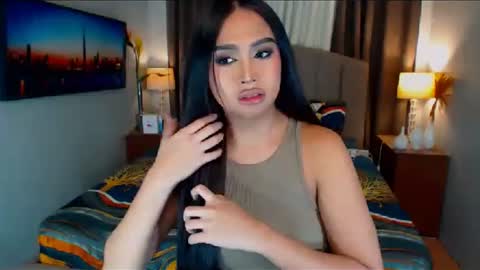 Snapshot of elliecummers chatting on December 29, 9:30 pm ellie online show from December 29, 9:30 pm