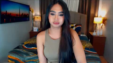 Snapshot of elliecummers chatting on January 5, 9:03 pm ellie online show from January 5, 9:03 pm