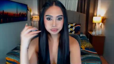 Snapshot of elliecummers chatting on January 6, 8:39 pm ellie online show from January 6, 8:39 pm