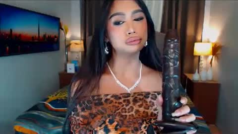 Snapshot of elliecummers chatting on January 9, 9:16 pm ellie online show from January 9, 9:16 pm