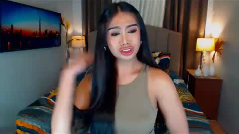 Snapshot of elliecummers chatting on January 12, 1:00 am ellie online show from January 12, 1:00 am