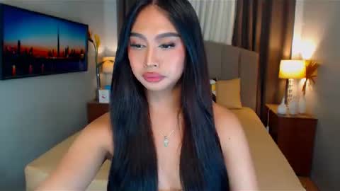 Snapshot of elliecummers chatting on January 17, 12:53 am ellie online show from January 17, 12:53 am