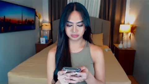 Snapshot of elliecummers chatting on January 21, 10:08 pm ellie online show from January 21, 10:08 pm