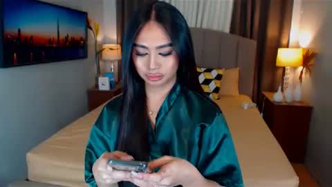 Snapshot of elliecummers chatting on January 25, 10:50 pm ellie online show from January 25, 10:50 pm