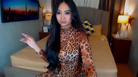 Snapshot of elliecummers chatting on January 28, 12:47 am ellie online show from January 28, 12:47 am