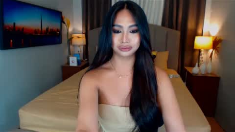 Snapshot of elliecummers chatting on February 8, 6:22 pm ellie online show from February 8, 6:22 pm