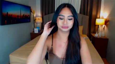 Snapshot of elliecummers chatting on February 8, 9:25 pm ellie online show from February 8, 9:25 pm