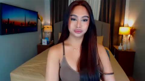 Snapshot of elliecummers chatting on February 12, 1:30 am ellie online show from February 12, 1:30 am