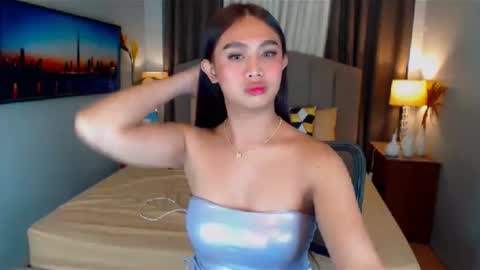 Snapshot of elliecummers chatting on February 18, 1:55 pm ellie online show from February 18, 1:55 pm