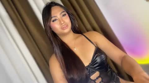 Snapshot of elliecummers chatting on October 11, 3:50 am ellie online show from October 11, 3:50 am